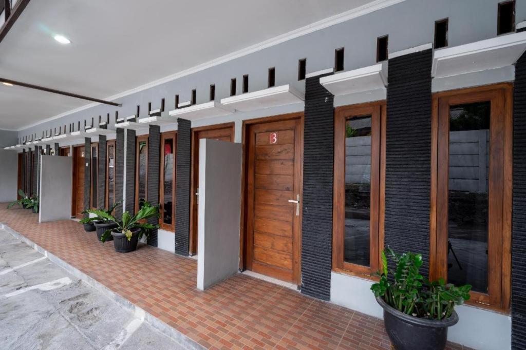 Wisma Putra Jaya Hotel Kaliurang Exterior photo
